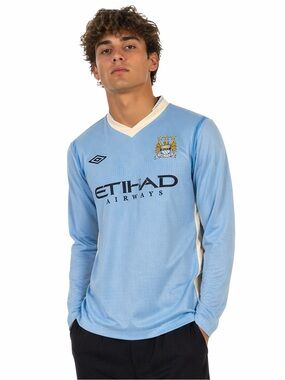 Manchester City
Umbro Long Sleeve Jersey Blue Etihad
Airways Soccer Futbol